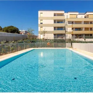 A Estrenar Amplio Con Piscina Y Parking Apartamento Getxo